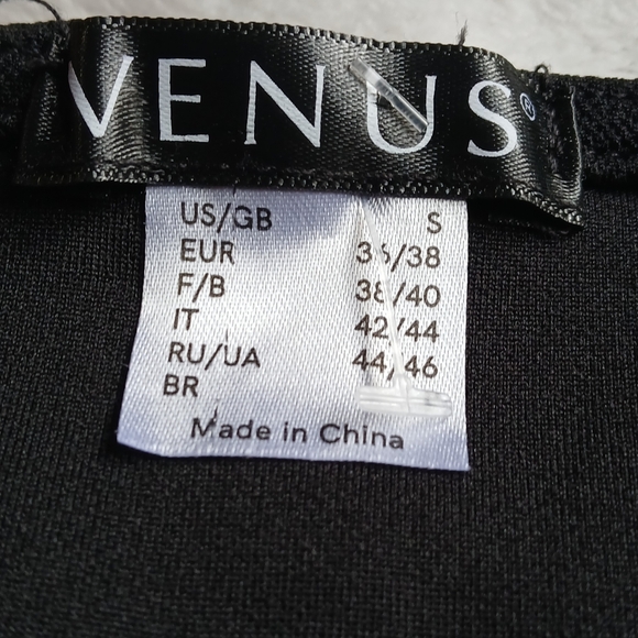 Elegant Black Women's Jumpsuit - Picture 2 of 6